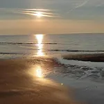 Golden Riviera No 7